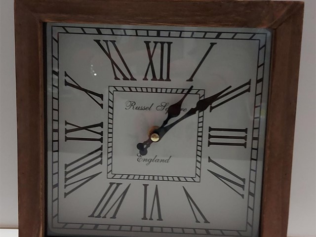 RELOJ